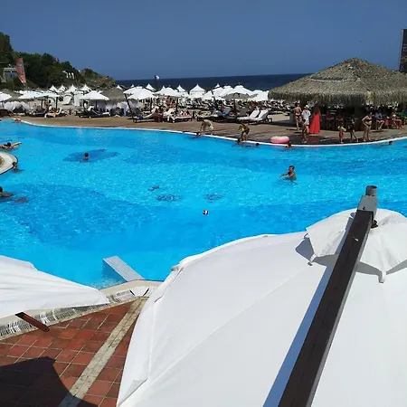 アパート Oasis Resort&spa 2 ロゼネッツ